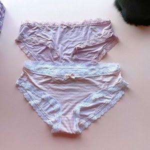 Silky hiphugger panties